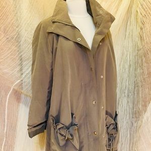 Women’s dress trench coat!